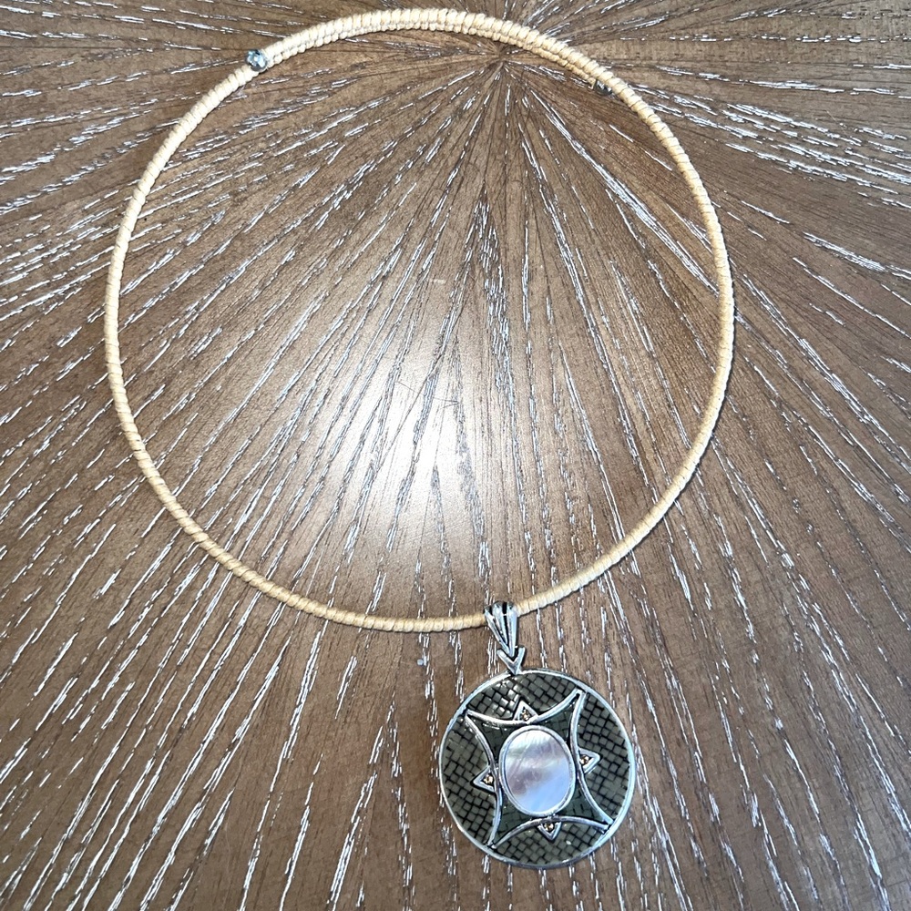 Vintage pendant necklace